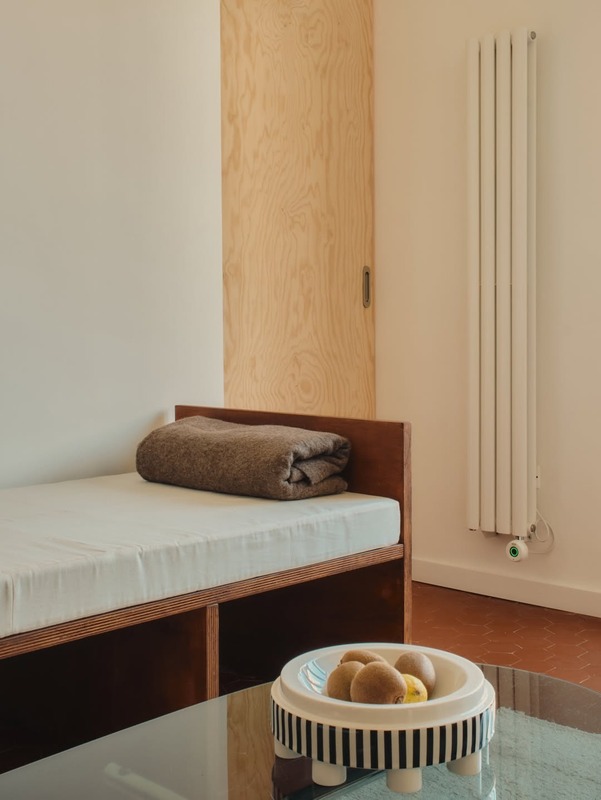 Petite Banquette et étagères invisibles - Marseille